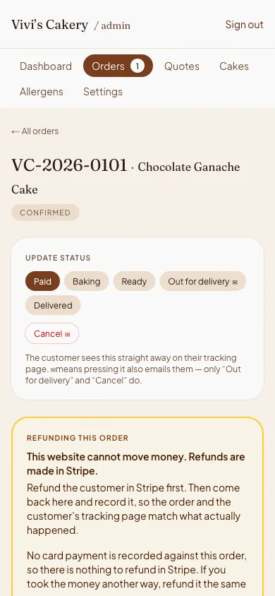 Vivi's Cakery, Order detail: The order page on a phone, with the status buttons at the top.